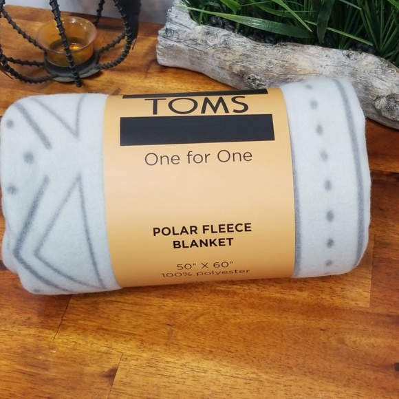 Toms Polar Fleece Blanket - Picture 3 of 3
